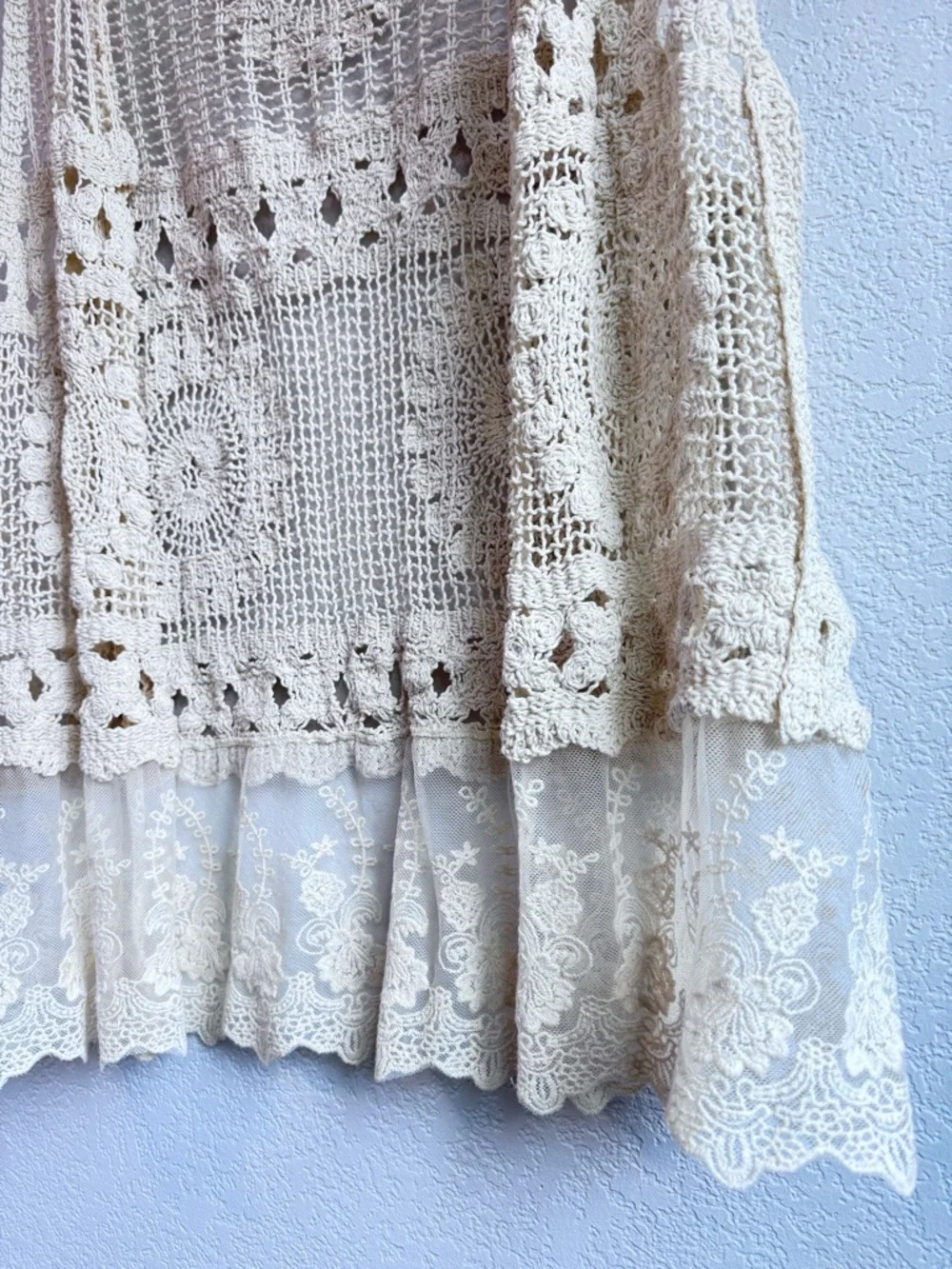D&Y Nordstrom Rack Brand Beige Crochet Openwork Vest. Size OS. - Picture 3 of 14